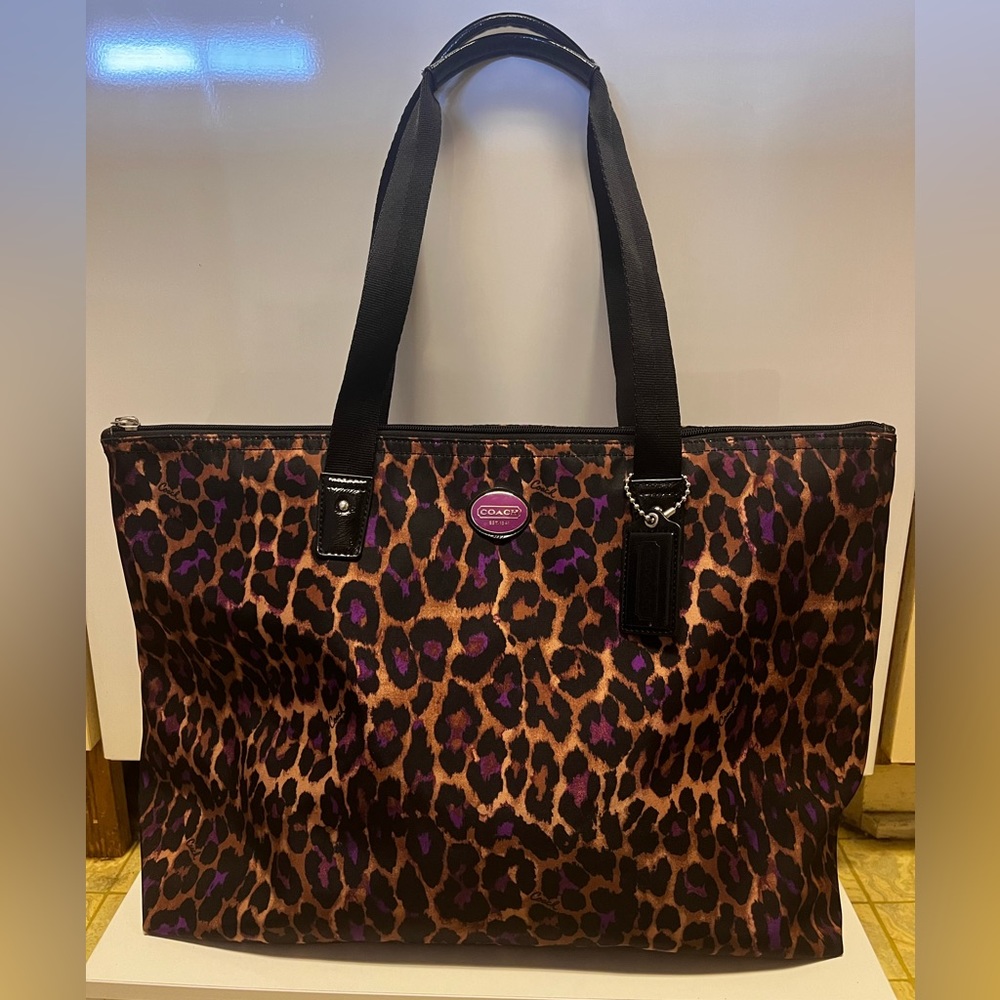 COACH NYLON GETAWAY WEEKENDER BAG